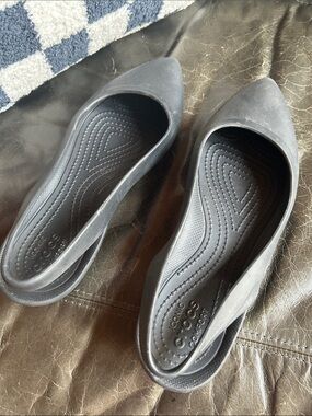 CROCS Women's Black Pointed Rubber Slip-On Flats